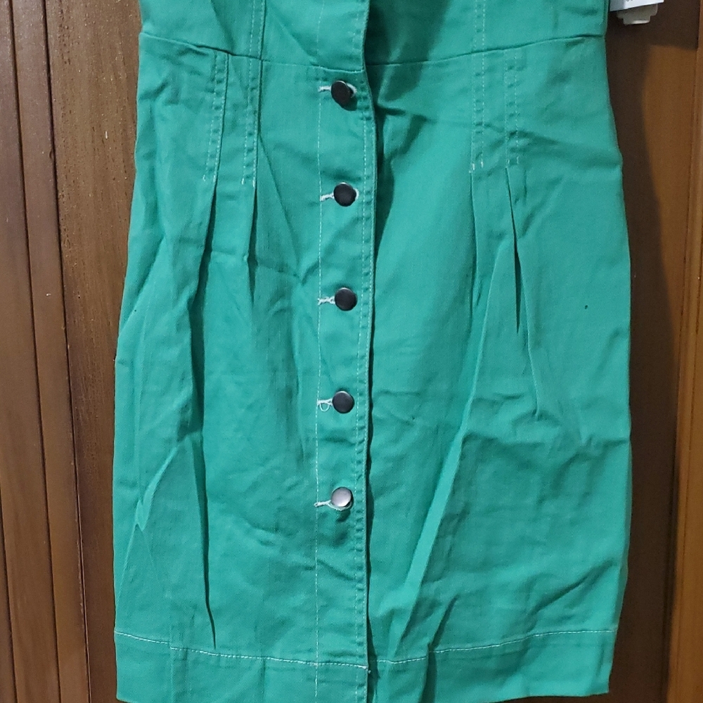 Green Button-Up Dress - Picture 2 of 3